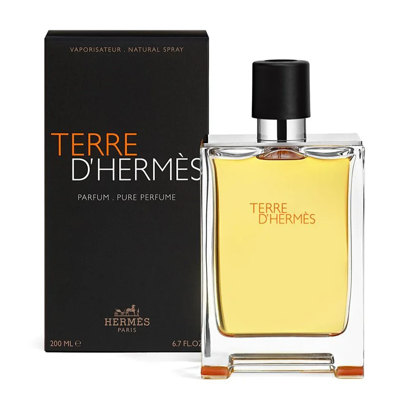  عطر مردانه تق هرمس: رایحه ای تلخ و معتدل برای آقایان شیک پوش - <p><strong>عطر مردانه تق هرمس،</strong> عطری استثنایی و جذاب که توسط عطرساز مشهور، ژان کلود النا، در سال 2009 طراحی شده است. این عطر با رایحه تلخ و معتدل خود، مناسب برای آقایان شیک پوش و مدرنی است که به دنبال رایحه‌ای خاص و ماندگار هستند.</p><p>---------------------------------------</p><p><strong style="color: rgb(0, 138, 0);">نت‌های بویایی:</strong></p><ul><li>نت‌های اولیه: پرتقال، گریپ فروت</li><li>نت‌های میانی: گل شمعدانی، فلفل</li><li>نت‌های پایه: نعناع، سدر، خس خس، بنزوئین</li></ul><p><strong style="color: rgb(0, 138, 0);">ویژگی‌ها:</strong></p><ul><li>نوع رایحه: تلخ و معتدل</li><li>مناسبت استفاده: روزمره</li><li>ماندگاری: خوب</li><li>پخش بو: متوسط</li></ul><p><strong style="color: rgb(0, 138, 0);">🎩 با این عطر، نگاه‌ها به شما خیره خواهد شد!</strong></p>