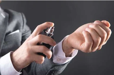 بهترین نقاط برای اسپری عطر و ماندگاری بیشتر